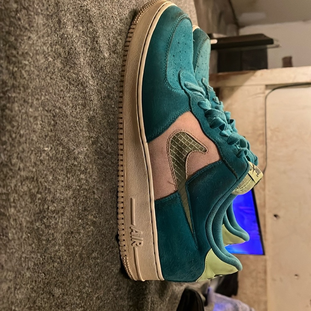Nikes 😲